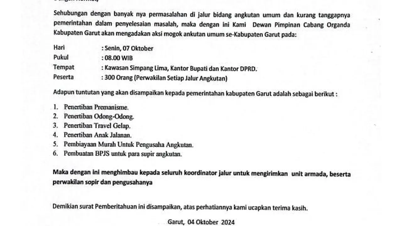 Organisasi Angkutan Darat (Organda) Garut, Jawa Barat menyerukan aksi mogok serentak seluruh angkutan perkotaan (angkot) esok hari, Senin, (7/10 2024). (Liputan6.com/Jayadi Supriadin)