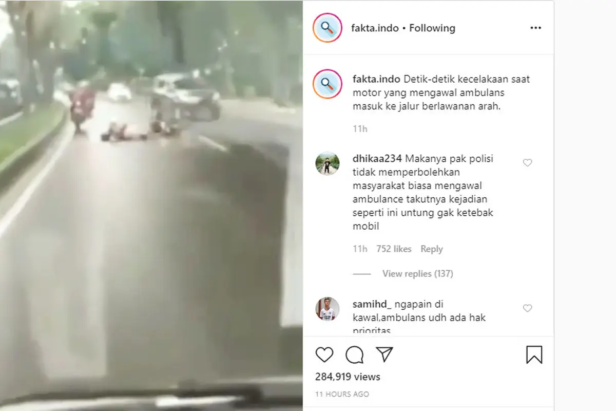 Pemotor mengawal ambulans