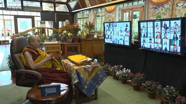 Dalai Lama Menyapa Pelajar Indonesia di Grand Buddha Goes to School. (Lamrimnesia)