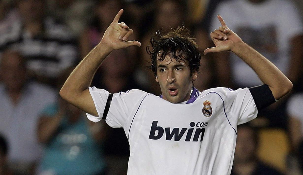 3. Raul Gonzales (71 gol) - Salah satu legenda Real Madrid ini tercatat sangat subur di kompetisi Liga Champions. Raul Gonzales memiliki 71 koleksi gol saat memperkuat Real Madrid dan Schalke di kompetisi Liga Champions. (AFP/Jose Jordan)