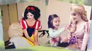 Setiap minggu, Ingle berganti peran demi menjadi penghibur bagi anak-anak yang tengah dirawat di RS setempat. Wanita yang berprofesi sebagai manajer pemasaran ini juga berkunjung di pesta anak-anak perempuan tanpa bayaran. (instagram.com/sarah_e_ingle)