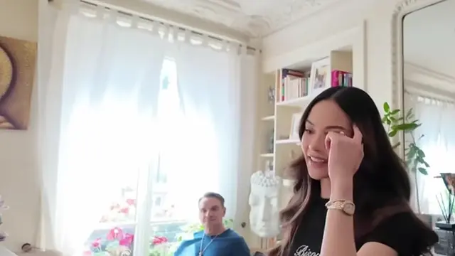 Potret Ruang Tamu Rumah Alyssa Daguise di Paris (Foto: YouTube The ALs)