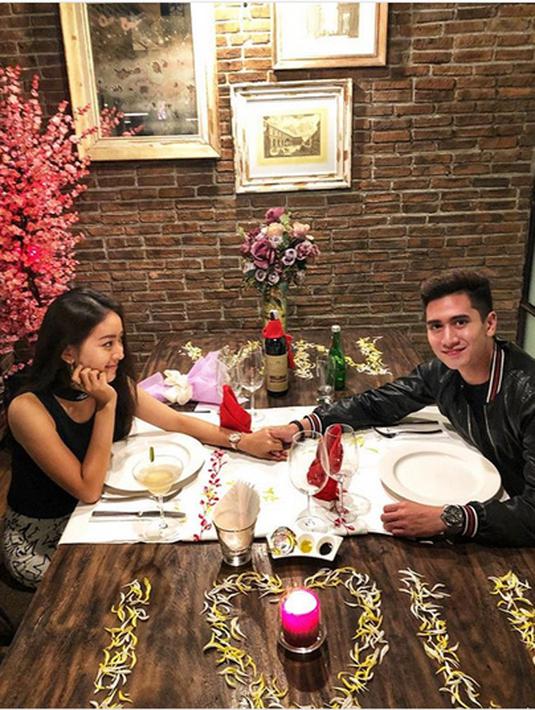Dinner Romantis Verrell Bramasta dan Natasha Wilona 