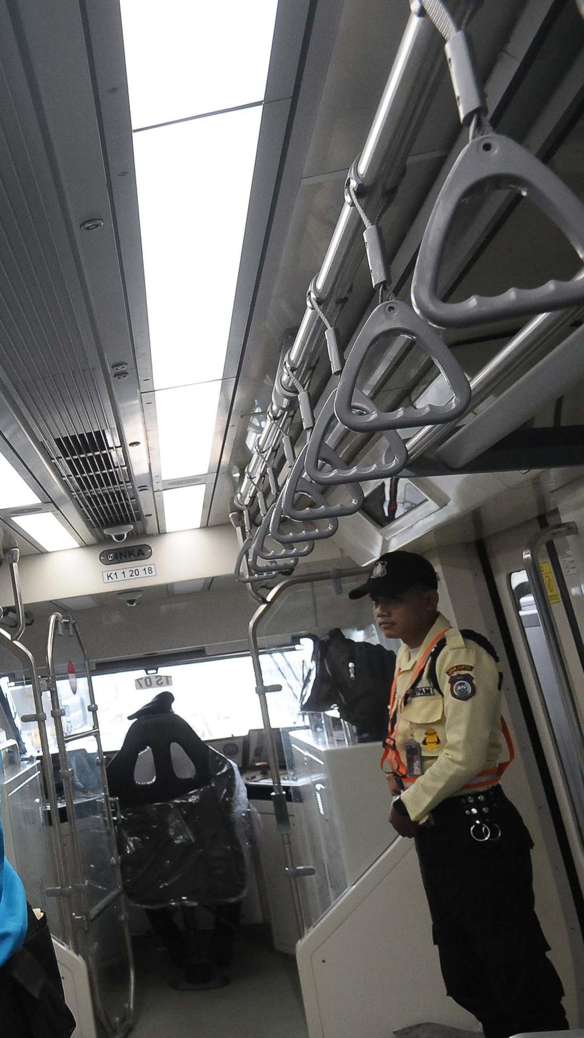 Selanjutnya, pada tahap kedua mulai 27 Juli 2023 sampai 15 Agustus 2023, masyarakat umum dapat mengikuti uji coba dengan mengisi link pendaftaran yang disediakan oleh pihak operator LRT Jabodebek.