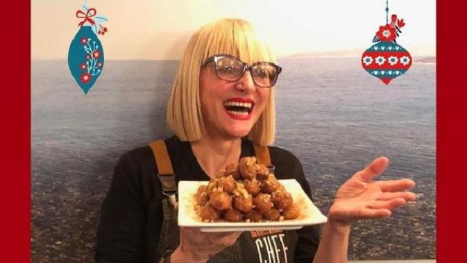 Chef Maria Loi membimbing karyawan restorannya agar berat badannya turun (dok.instagram/@loiestiatorio/https://www.instagram.com/p/Brq5cAfnXv4/Komarudin)