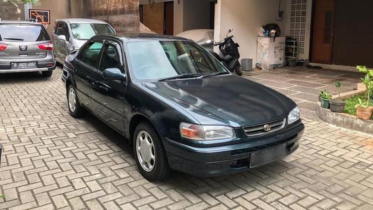 Toyota Corolla tahun 1996 (source: instagram.com/farizcz)