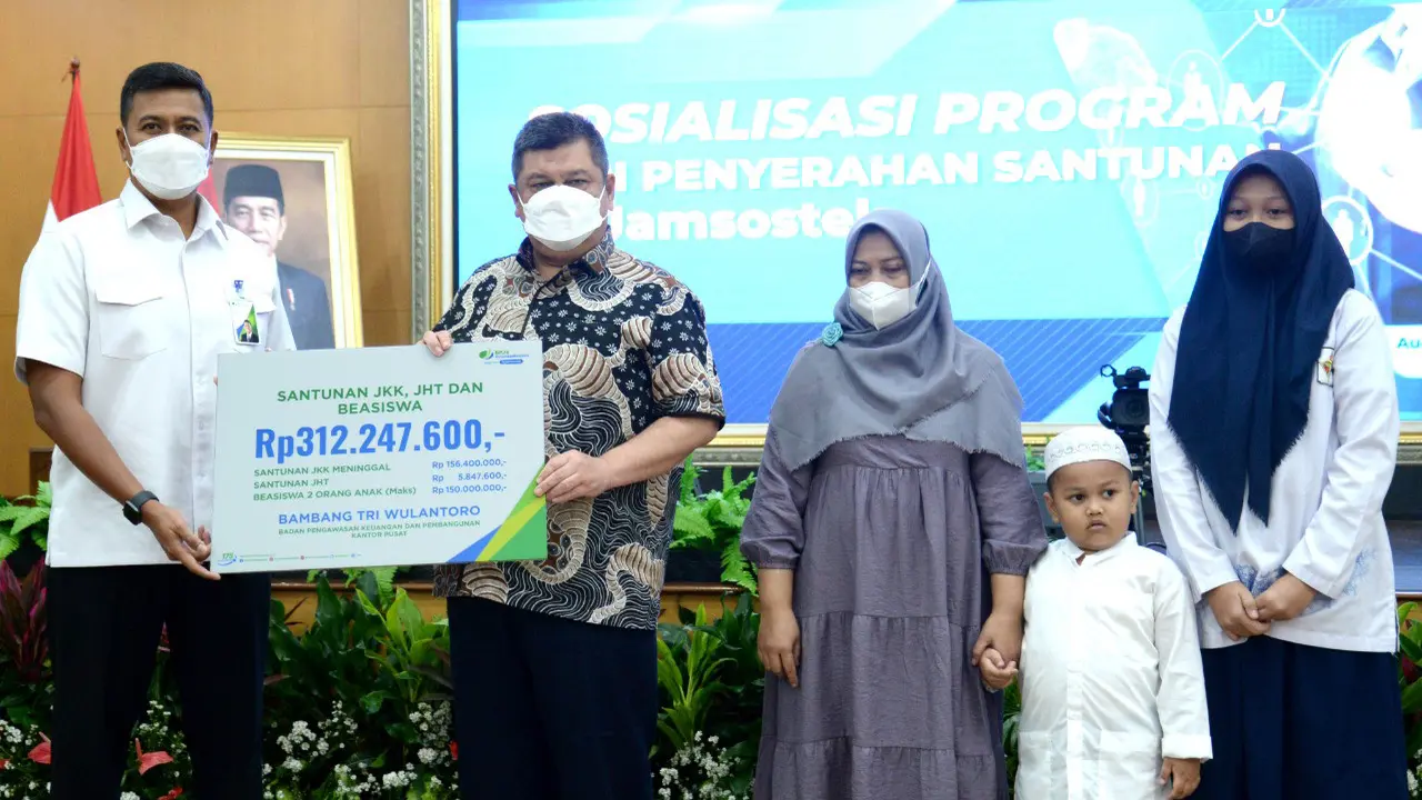 BPJS Ketenagakerjaan Serahkan Santunan kepada Ahli Waris Pegawai Non ASN di BPKP