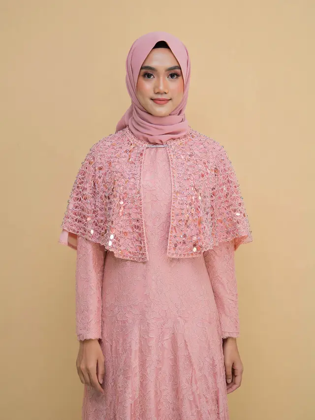 Gamis A-Line Kombinasi Cape Brokat