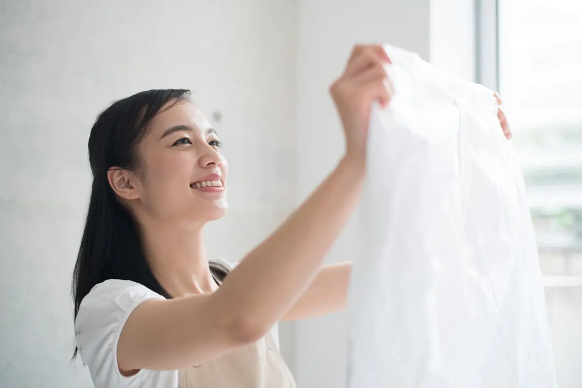 mencuci baju