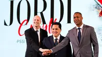 PSSI memperkenalkan Jordi Cruyff sebagai penasihat teknis PSSI di Hotel Mulia, Jakarta, Selasa (11/3/2025). (Bola.com/Abdul Aziz)