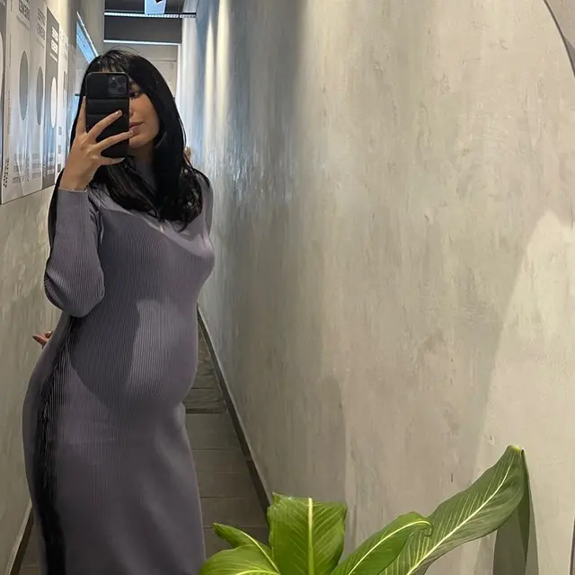 Sempat Dua Kali Keguguran, Ini 6 Perjalanan Kehamilan Ashilla Zee hingga Melahirkan