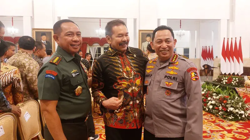 Jaksa Agung ST Burhanuddin, Kapolri Jenderal Listyo Sigit Prabowo, dan Panglima TNI  Jenderal Agus Subiyanto bertemu di Istana Negara Jakarta, Senin (27/5/2024).