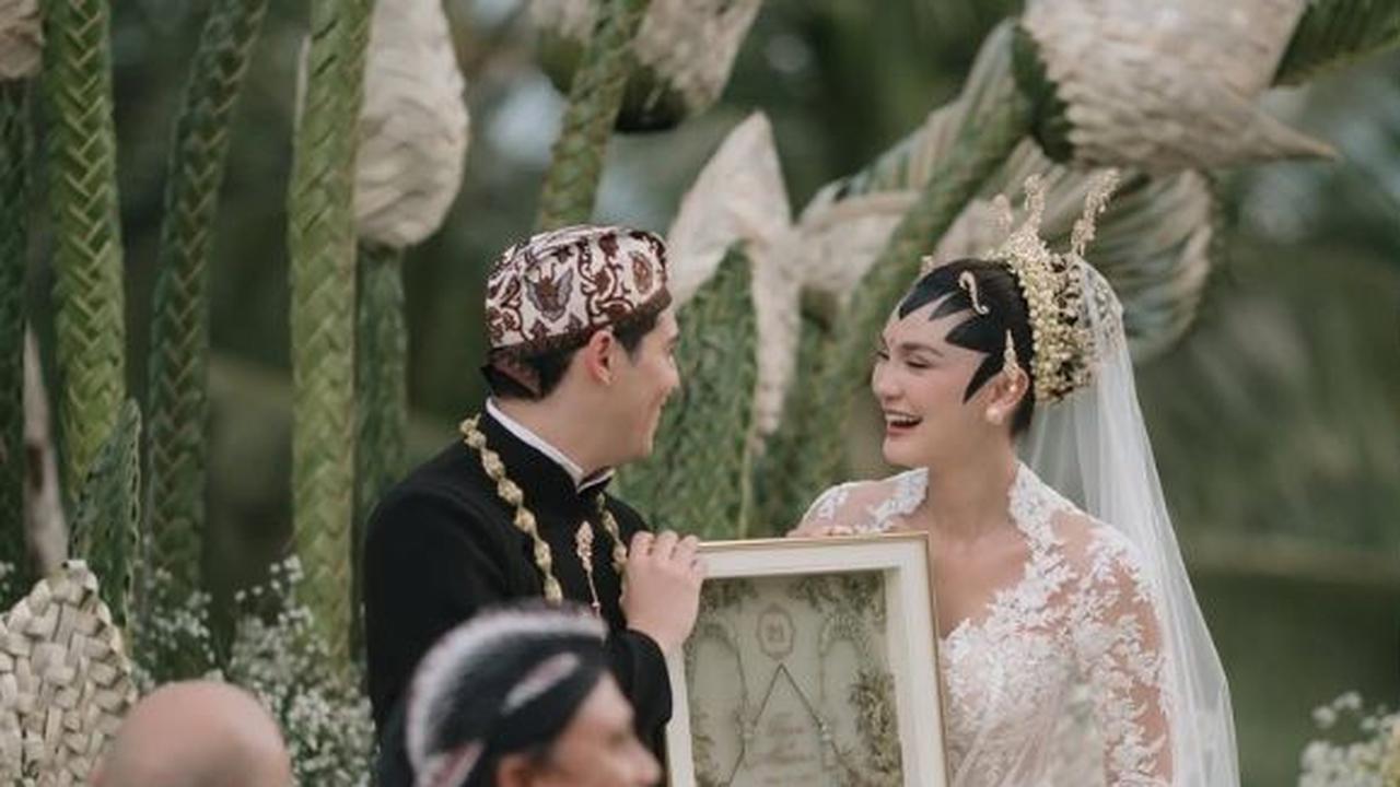 Potret Pernikahan Luna Maya dan Maxime Bouttier