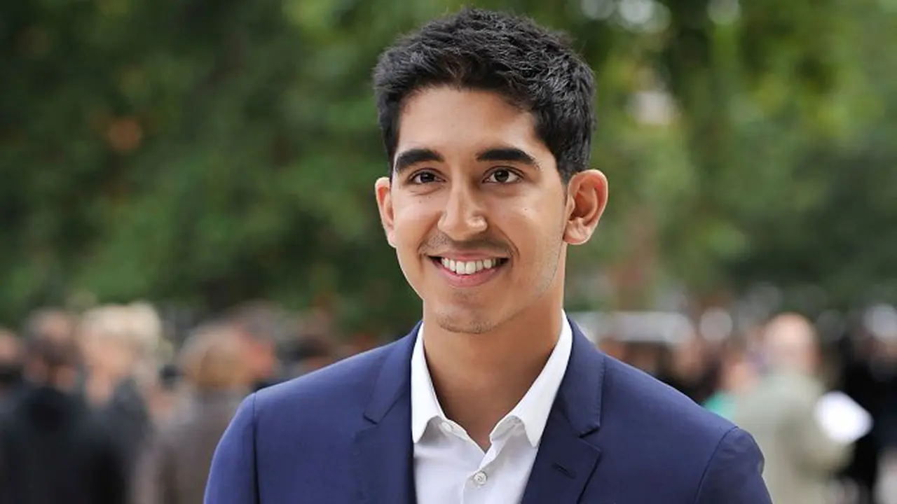 Sulitnya Menjadi Robot Cerdas di Trailer Perdana Chappie, Dev Patel