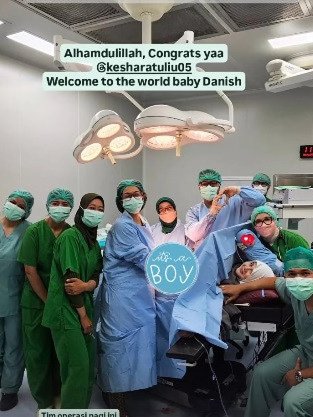 Kesha Ratuliu Melahirkan