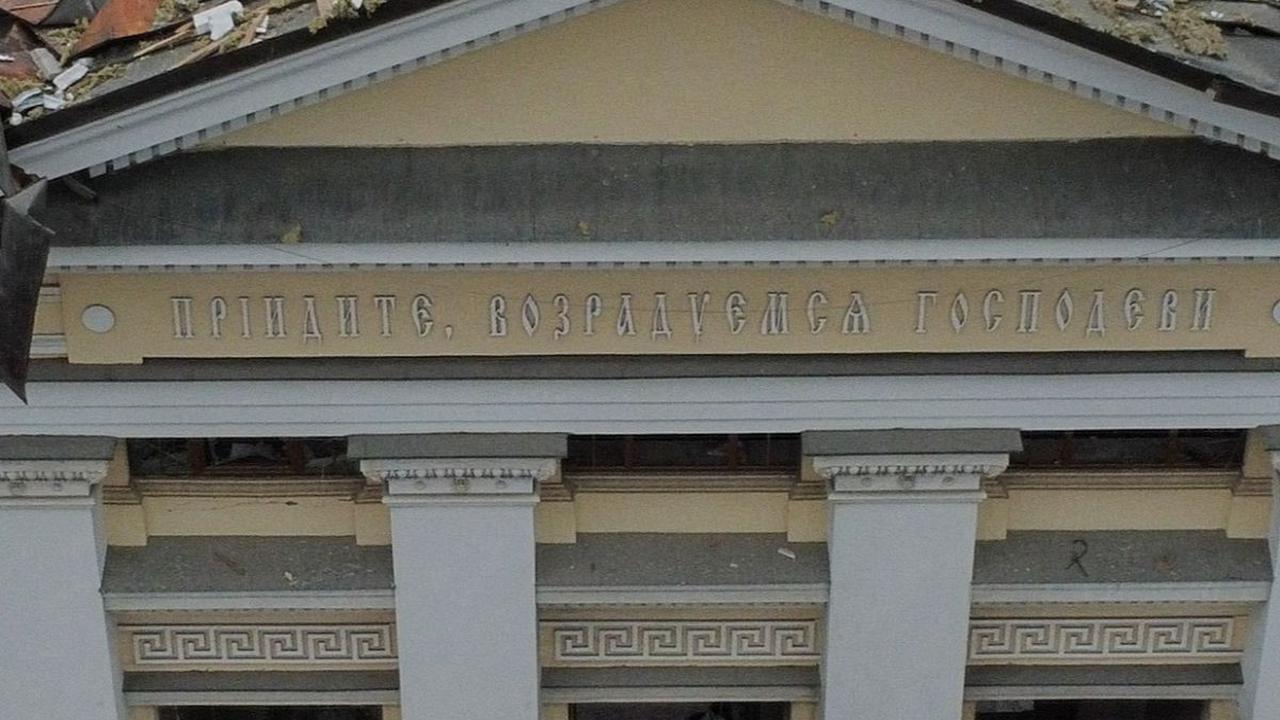 Seperti diketahui, Gereja Katedral Transfigurasi adalah bangunan gereja terbesar di Odesa. Pada 1936 gereja ini sempat dihancurkan selama era Soviet setelah sebelumnya sempat ditahbiskan pada 1809 silam.
