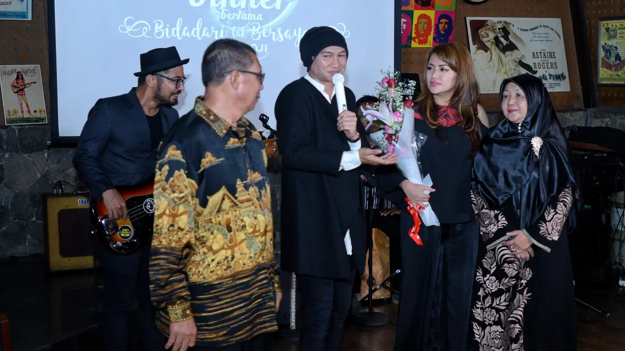 [Bintang] Istri Jadi Model Video Klip, Anji: Dia Bidadari Tak Bersayap