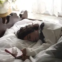 Ilustrasi tidur. Sumber foto: unsplash.com/Zohre Nemati.