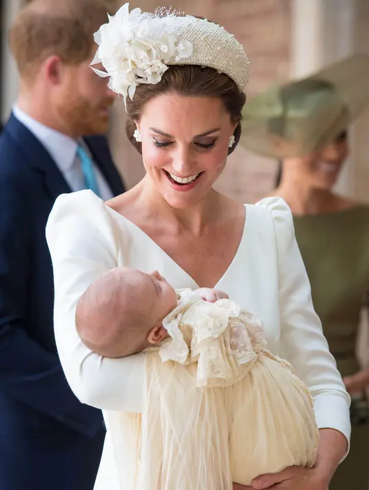 FOTO: Penampilan Pertama Pangeran William dan Kate Middleton Bersama
