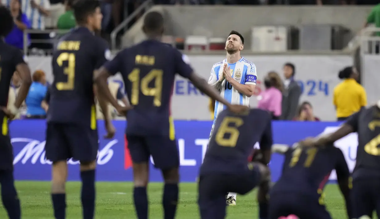 Sementara itu, hanya satu penendang Argentina yang gagal, yaitu Lionel Messi. (AP Photo/Kevin M. Cox)