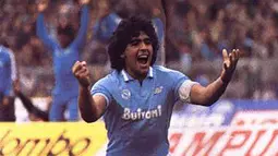 1. Diego Maradona, legenda hidup Argentina ini diduga tidak taat pajak selama dirinya membela Napoli pada periode 1984-1991. (www.vivadiego.com)