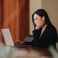 Menyikapi keadaan./Copyright&nbsp;freepik.com/author/pressahotkey