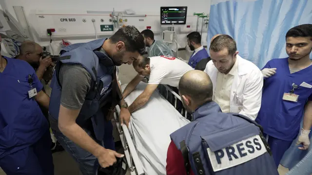 FOTO: Wartawan Al Jazeera Tewas dalam Serangan Israel di Tepi Barat