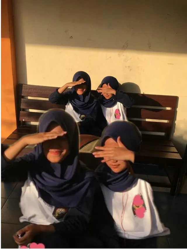 Wanita Ini Minta Diedit Foto Agar Hilangkan Bola, 6 Hasilnya Bikin Cengengesan
