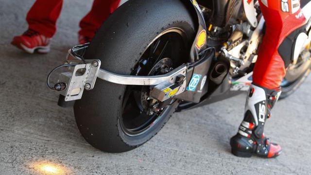 Mengenal Ban Basah Dan Kering Di Motogp Apa Itu Otomotif Liputan6 Com