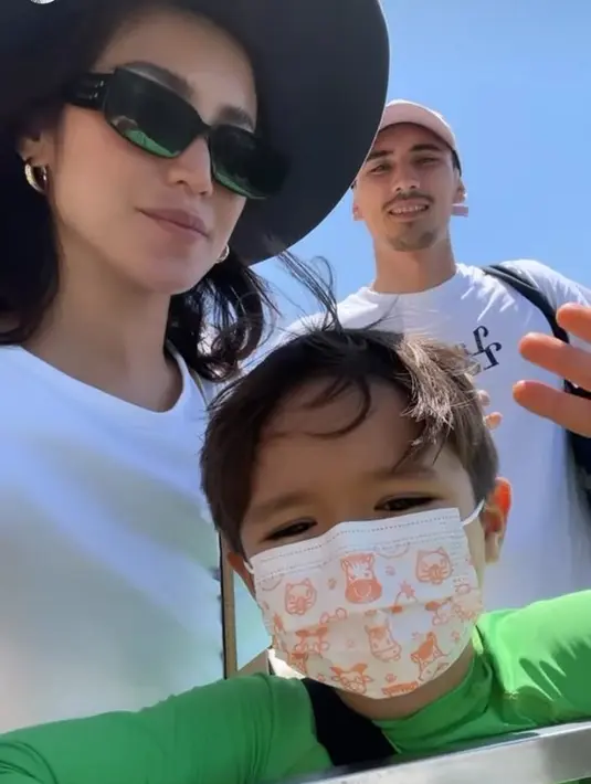 Jessica Iskandar honeymoon (Instagram/inijedar)