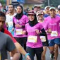 Borobudur masih diselimuti kabut tipis ketika ribuan peserta lari marathon mulai memadati kawasan situs budaya tersebut, Minggu (19/11/2023) pagi. Di antaranya, ada sosok Atikoh Supriyanti yang tak lain istri capres Ganjar Pranowo (Istimewa)