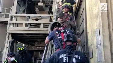 Seorang pekerja sebuah perusahaan pipa di Union City jatuh ke mesin pengaduk semen. Petugas pemadam kebakaran berhasil menyelamatkan pekerja tersebut.