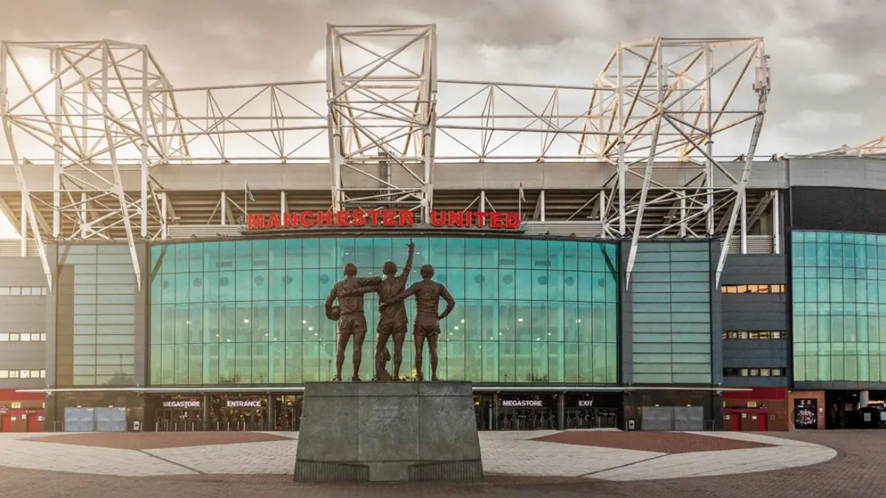 Ilustrasi Manchester United, Old Trafford