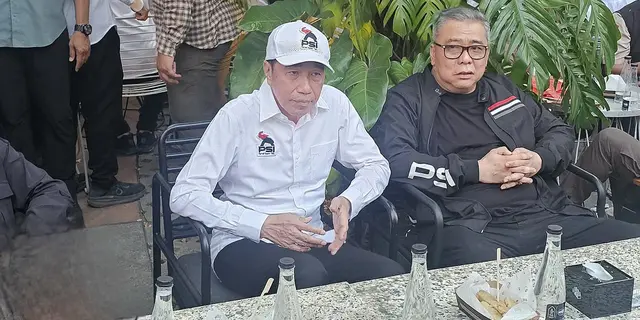 Jokowi Singgung Arti Baju PSI yang Dipakainya