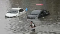 Banjir Bangkok: 50 Distrik Siaga Darurat, Sekolah Tutup dan Warga Borong Makanan Siap Saji