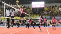 Jakarta Pertamina Energi (JPE) kalah 18-25, 17-25, dan 23-25 dari Jakarta BNI 46 pada hari terakhir seri pertama 2019 di GOR Amongrogo, Yogyakarta, Minggu (9/12/2018) malam WIB. (Bola.com/Vincentius Atmaja).