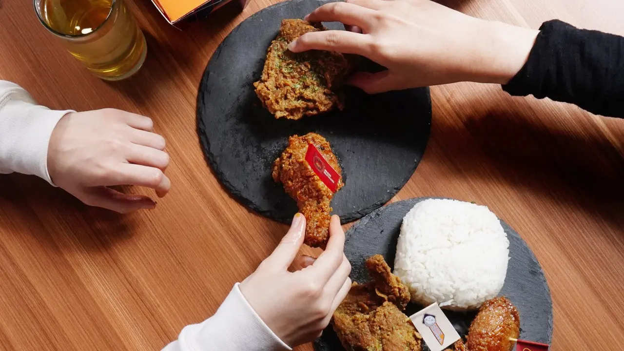 Pilihan Makan Siang dengan Menu Ayam Goreng yang Bikin Lebih Kenyang dan Puas