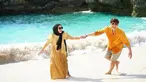 Menikah tahun 2021, pasangan ini disebut couple goals sebelum kasus KDRT yang dilakukan Rizky Billar terhadap Lesti Kejora mencuat, namun kini hubungan keduanya berakhir damai. Usai mencabut laporannya, Lesti Kejora ganti caption Instagram bela Rizky Billar. Dalam caption unggahannya, Lesti menuliskan jika netizen tidak mengetahui apa yang terjadi dan segala hal tentang dirinya dan Rizky Billar. (Liputan6.com/IG/@lestykejora)