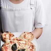 Cek di sini agenda seru di Da Maria, membuat Pizza berbentuk Mickey dengan sang buah hati.