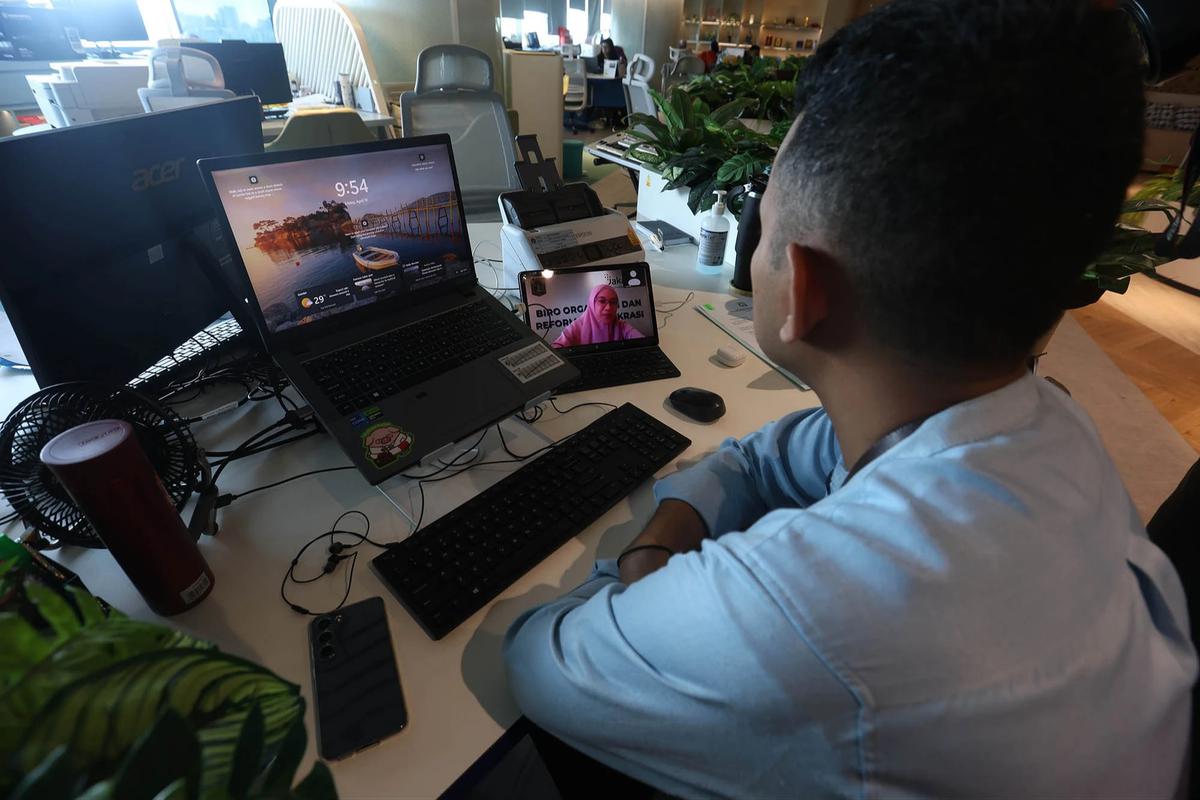 FOTO: Penerapan WFH Jumat di Balaikota Jakarta