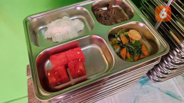 Dengan melibatkan berbagai kementerian, lembaga, dan pihak swasta, program Makan Bergizi Badan Gizi Nasional membawa dampak positif, meningkatkan kesejahteraan keluarga, dan menciptakan lapangan pekerjaan baru. (Foto: Aditya Eka Prawira/Liputan6.com)