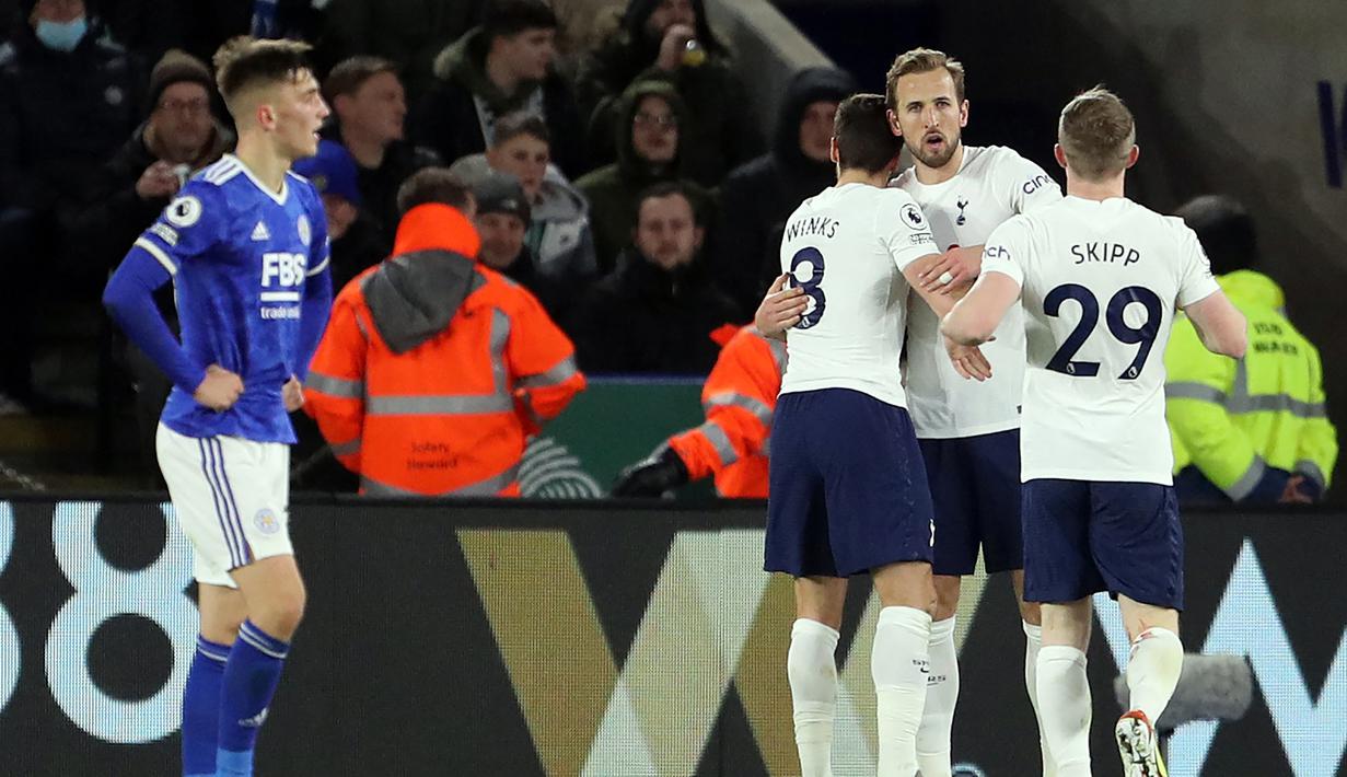 Leicester City. Harry Kane mampu mencetak 18 gol dan 4 assist ke gawang Leicester City dari total 17 laga di semua ajang kompetisi. Dari 17 laga tersebut, Harry Kane membawa Tottenham Hotspur dan Milwall 10 kali menang, 2 kali imbang dan 5 kali kalah. (AFP/Geoff Caddick)