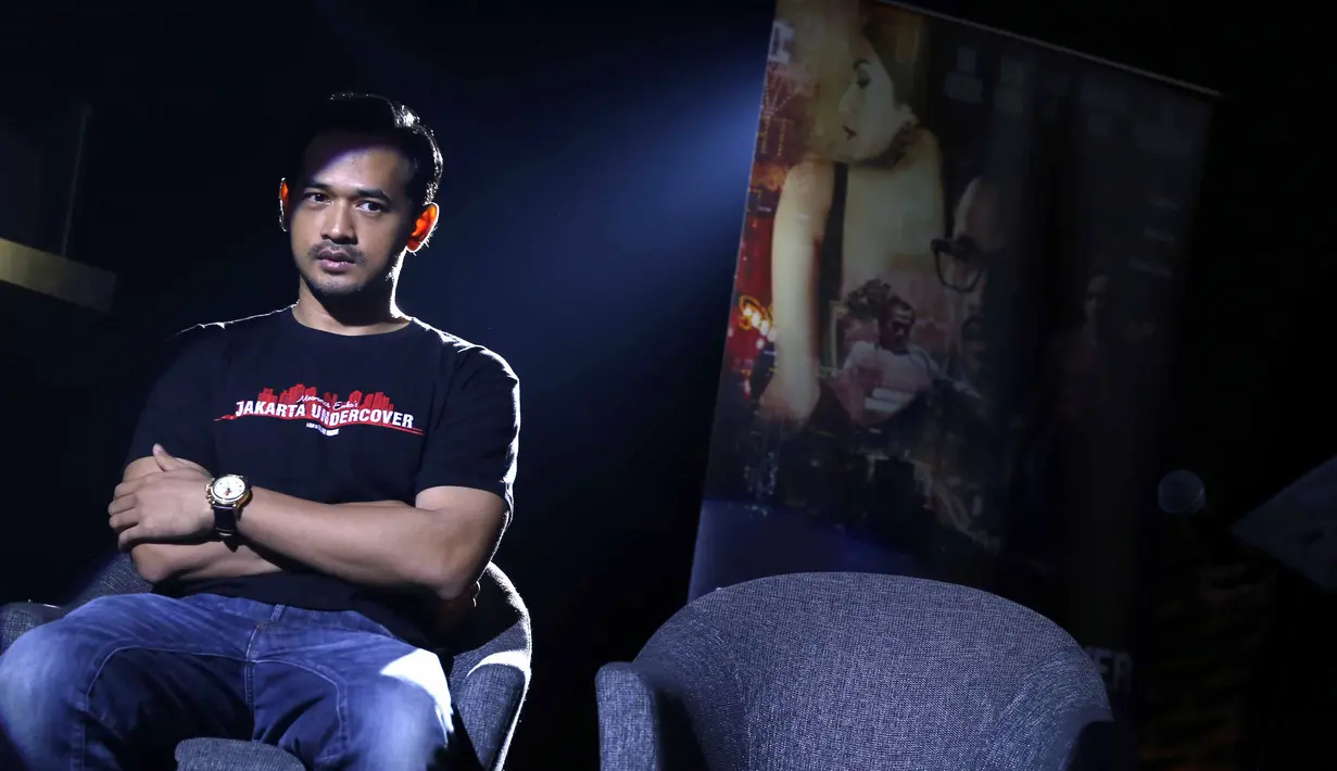 Puluhan judul telah dibintangi oleh Oka Antara. Kini, ia terlibat dalam film Jakarta Undercover. Film diangkat dari novel Moamar Emka itu, ia berperan sebagi wartawan. Pengalaman baru didapat dalam salah satu adegan makan sushi. (Nurwahyunan/Bintang.com)