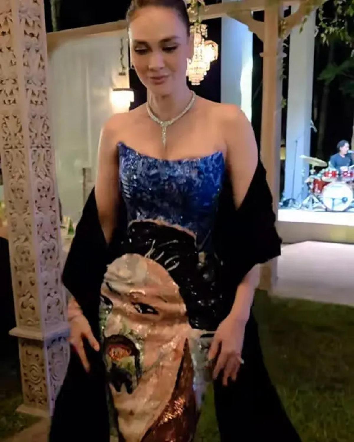 Pesona Memukau Luna Maya di Resepsi Pernikahan Kedua, Kenakan Gaun Berhias Lukisan Sang Ayah