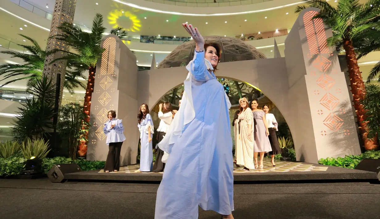 Olla Ramlan tengah berbadan dua. Artis kelahiran Banjarmasih 37 tahun itu kini tengah hamil anak kedua dari pernikahannya dengan Muhamad Aufar Hutapea. Ini merupakan kehalilan ketiganya bagi Olla. (Adrian Putra/Bintang.com)