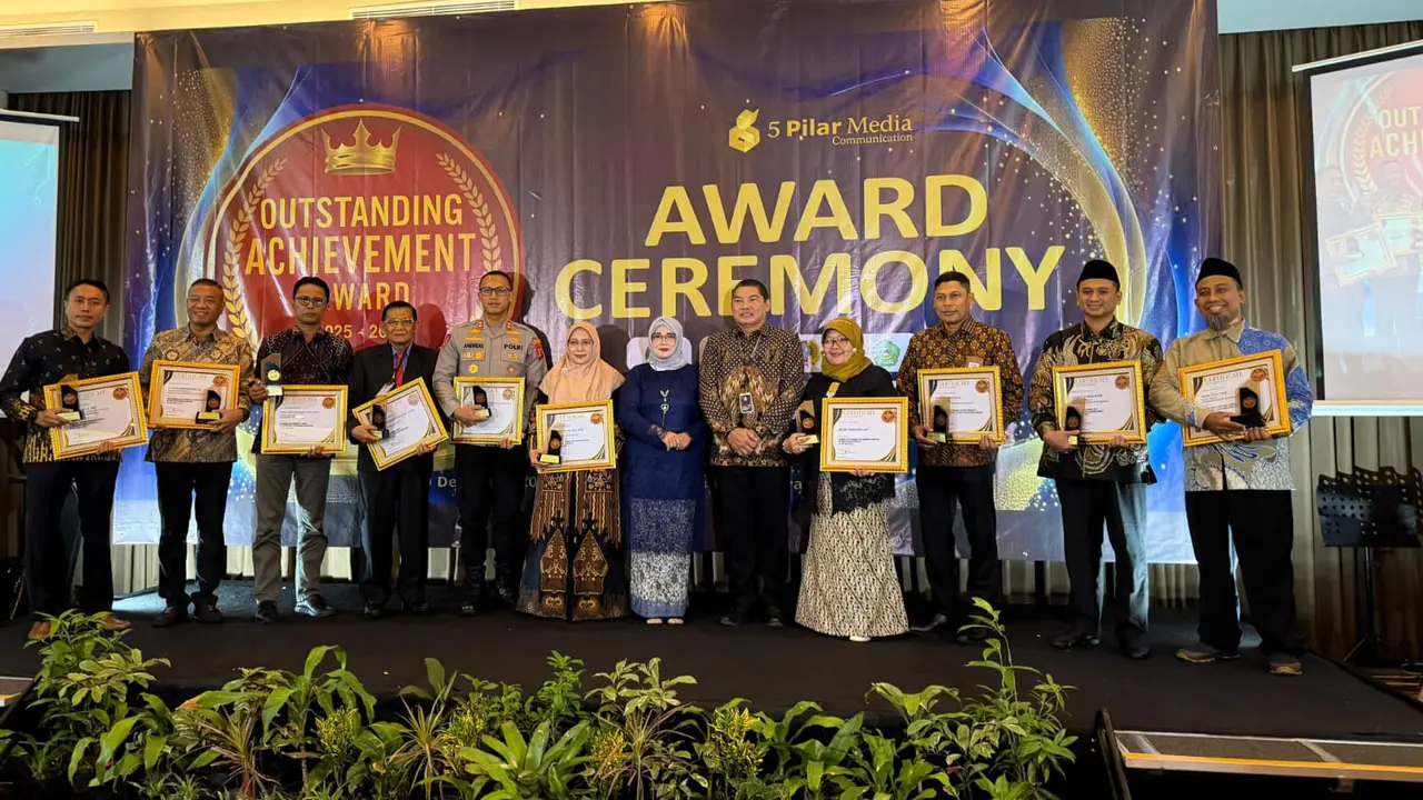Pondok Pesantren Darul Amanah Sukorejo, Kendal, meraih penghargaan The Most Outstanding and Favorite Islamic Boarding School. (Istimewa)