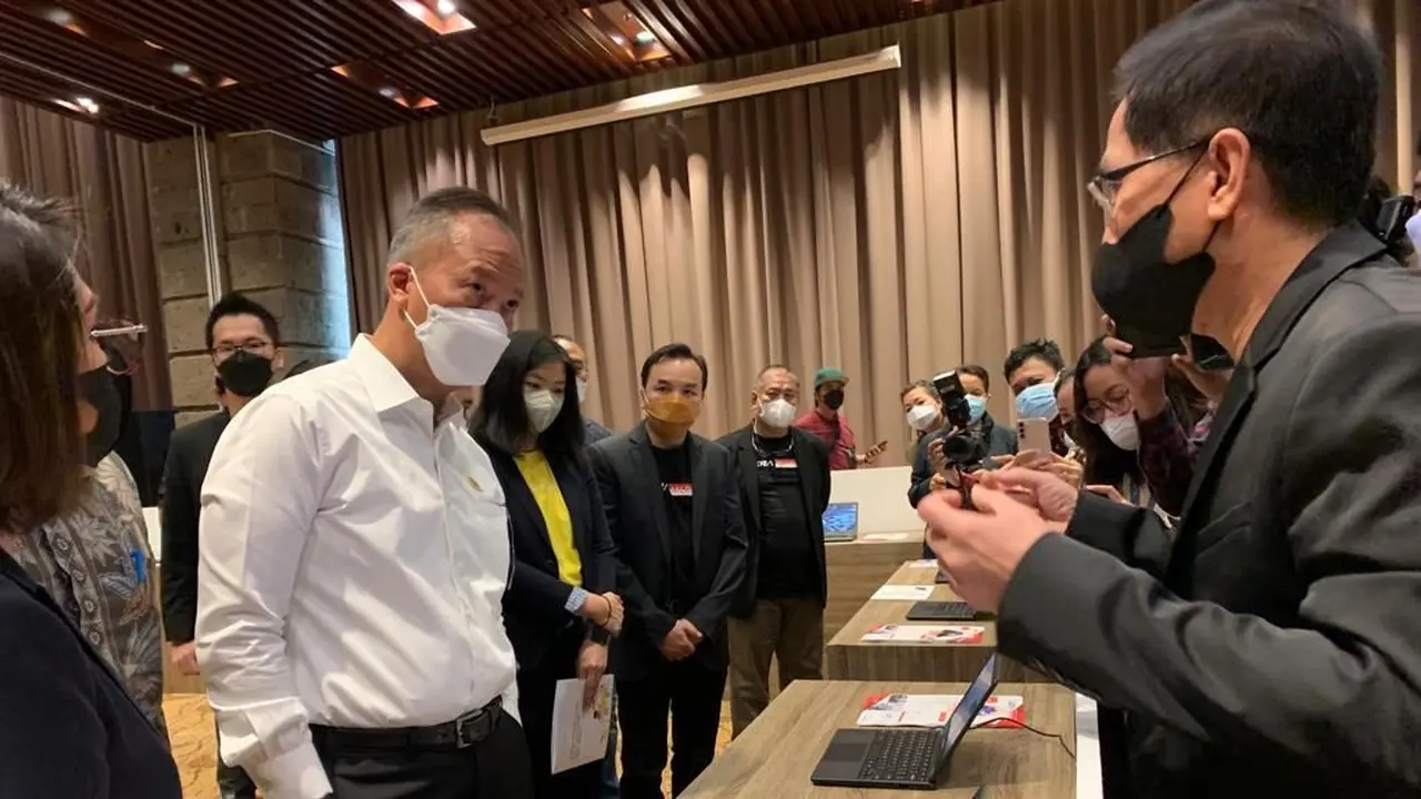 Menteri Perindustrian Agus Gumiwang Kartasasmita saat Peluncuran Chromebook 4G LTE/Wifi Pertama dengan Komponen Lokal, Kamis (24/3/2022).