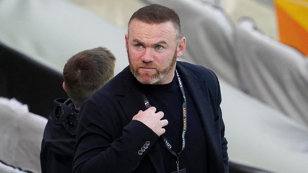 Wayne Rooney Masuk Rumah Sakit Usai Cedera Saat Syuting BBC, Terancam Jalani Operasi