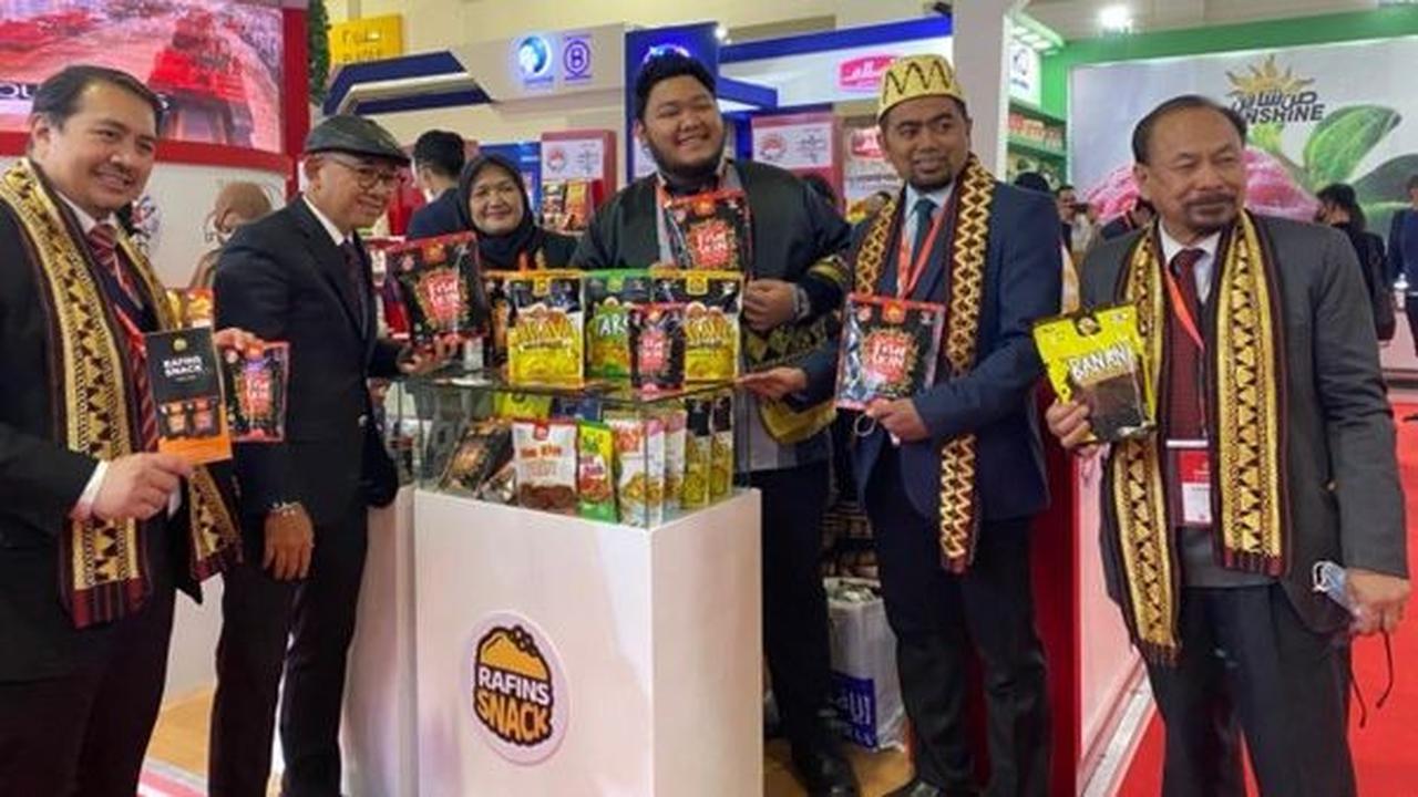 Berkat KUR BRI & Rajin Ikut Pameran, Produsen Keripik Kulit Ikan 'Rafins Snack' Mendunia