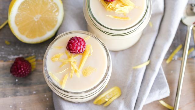 Ilustrasi puding buah, takjil buka puasa